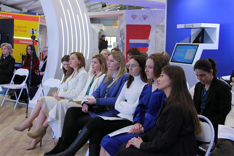 В рамках Всероссийского женского форума провели круглый стол «ЖЕНЩИНА УЧЕНЫЙ — Медицина Молодая»