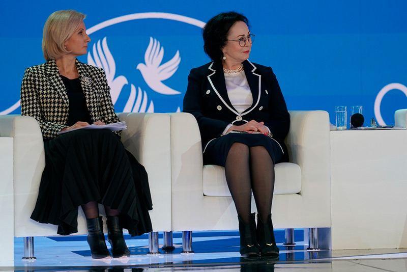 Счетная палата представила доклад о поддержке женщин в России на Всероссийском женском форуме