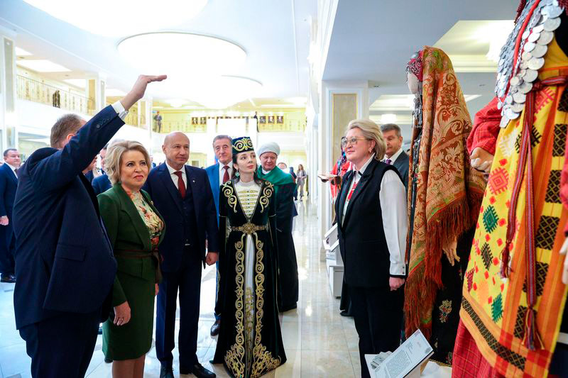 выставка «Традиционные женские образы России»