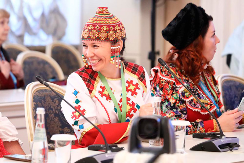 Женщины за сохранение традиций