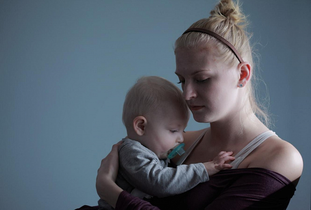 Подавляющее большинство семей с одним родителем это матери-одиночки – доклад ООН